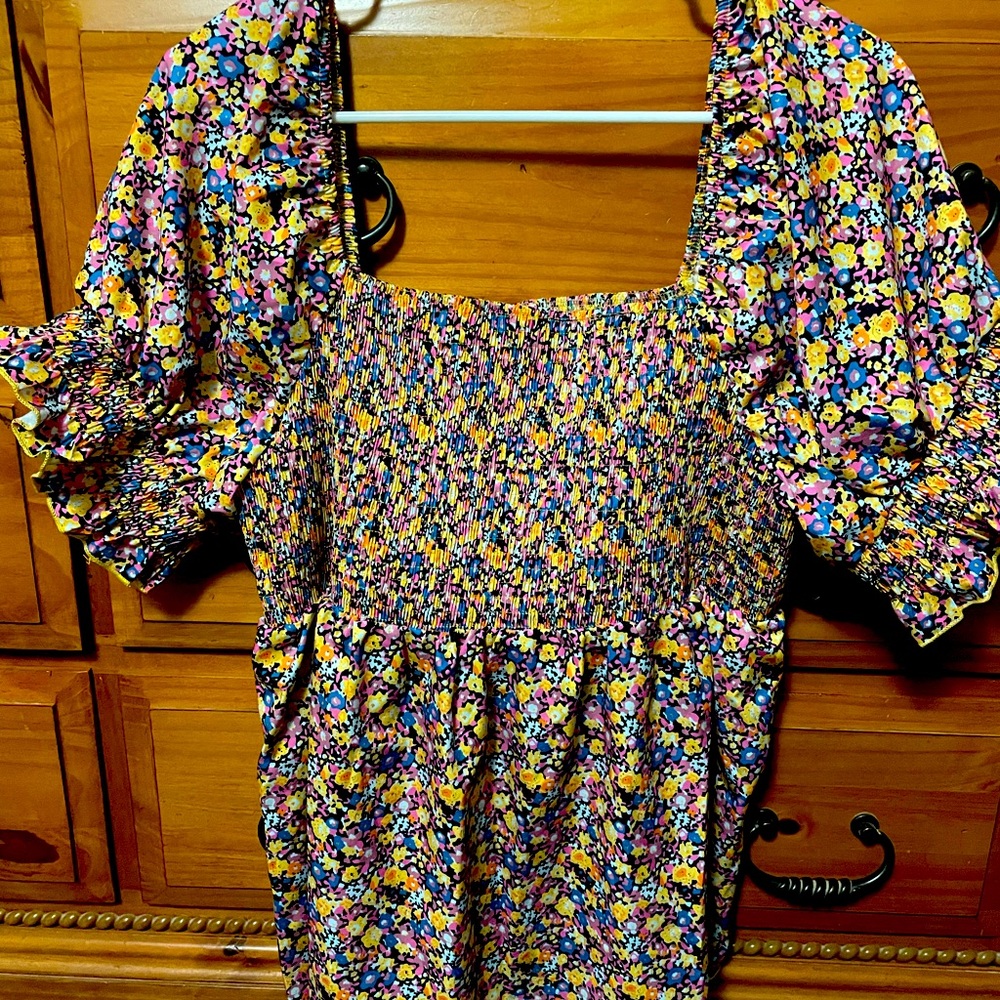 SHEIN top multi color floral. 2XL but fits more like an XL.
